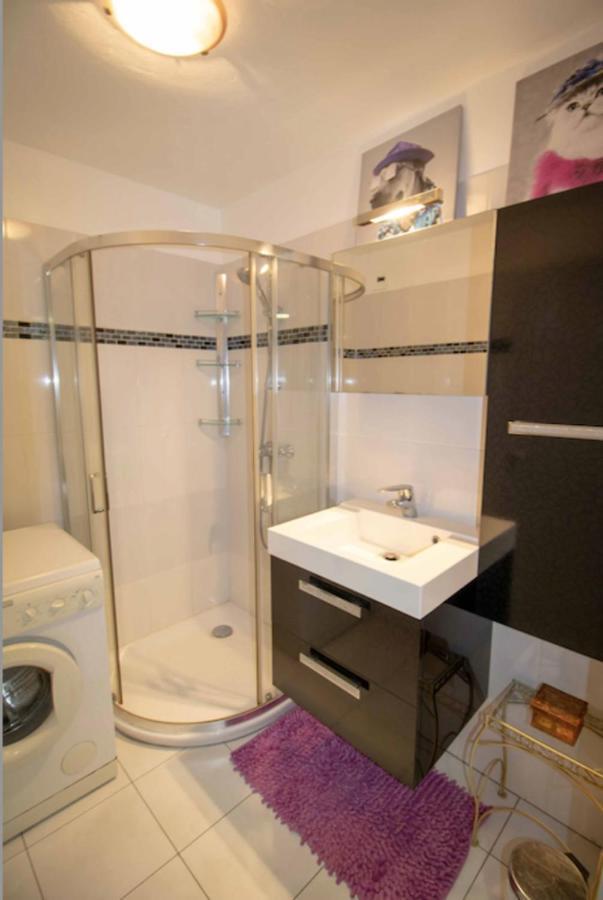 Cosy 35 M2 With Balcony In A Quiet Residence Fréjus 외부 사진