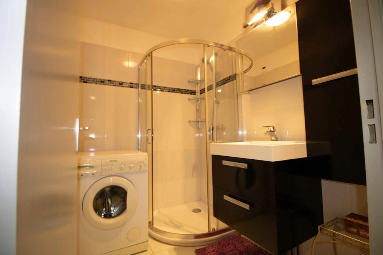 Cosy 35 M2 With Balcony In A Quiet Residence Fréjus 외부 사진